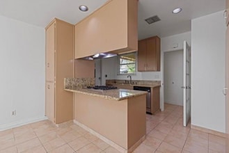 9541 Debra Ave in North Hills, CA - Building Photo - Building Photo