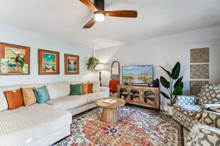 11250 2nd St E in Treasure Island, FL - Building Photo