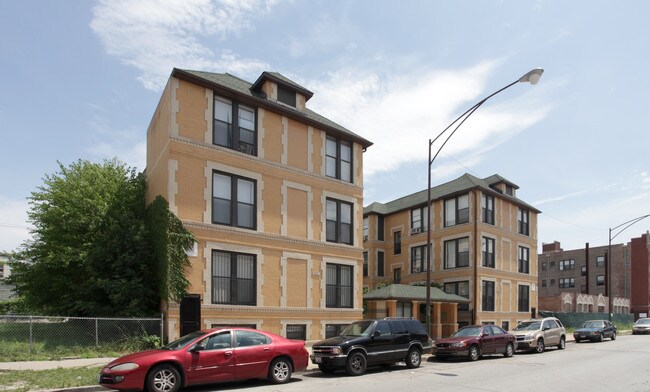 Wolcott Apartments in Chicago, IL - Building Photo - Building Photo