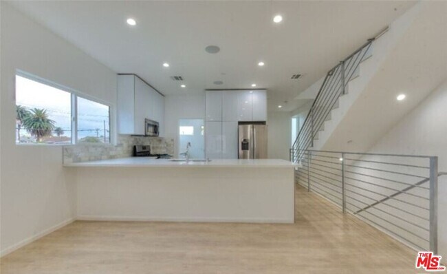 6007 Barton Ave in Los Angeles, CA - Building Photo - Building Photo