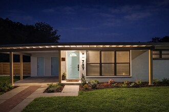 727 Engel Dr in Orlando, FL - Foto de edificio - Building Photo