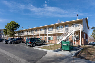 Cherry Tree Apartments in Denver, CO - Building Photo - Building Photo