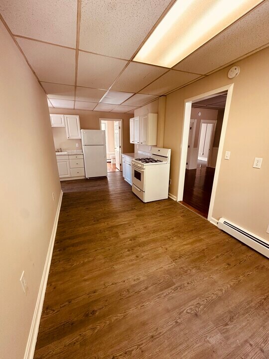 104 N Main St, Unit 102B in Norwich, CT - Building Photo