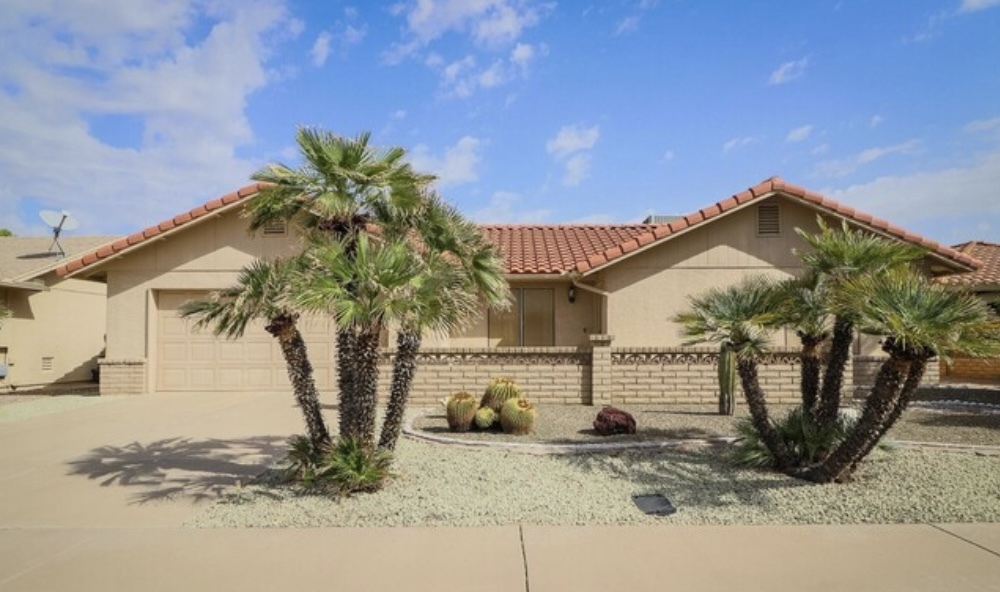 2071 Leisure World in Mesa, AZ - Foto de edificio