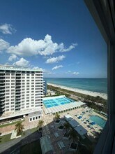 5055 Collins Ave in Miami Beach, FL - Building Photo - Building Photo