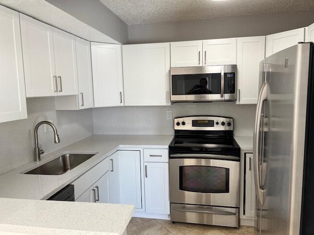 8189 Thames Blvd in Boca Raton, FL - Building Photo
