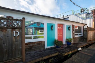 2031 Fairview Ave E in Seattle, WA - Building Photo - Building Photo