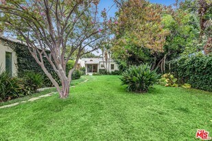 5723 Cantaloupe Ave in Los Angeles, CA - Building Photo