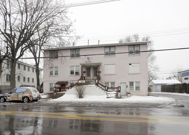 744 N Cassady Ave in Columbus, OH - Foto de edificio - Building Photo