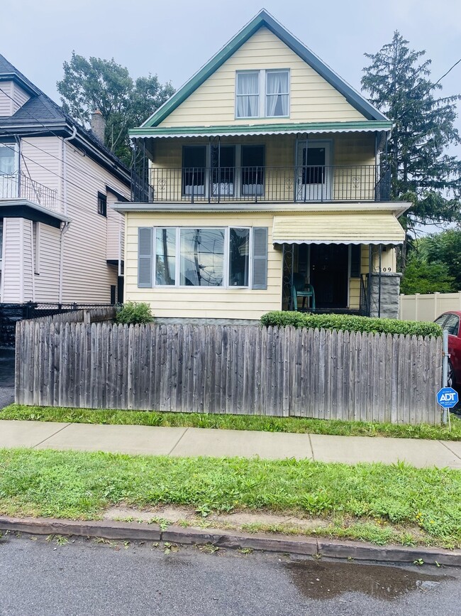 109 Hill St, Unit 2
