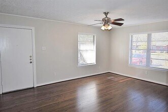 10238 San Lorenzo Dr in Dallas, TX - Building Photo - Building Photo