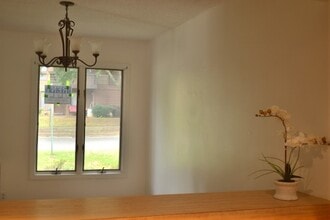 1823-C Julian Price Pl in Charlotte, NC - Building Photo - Building Photo