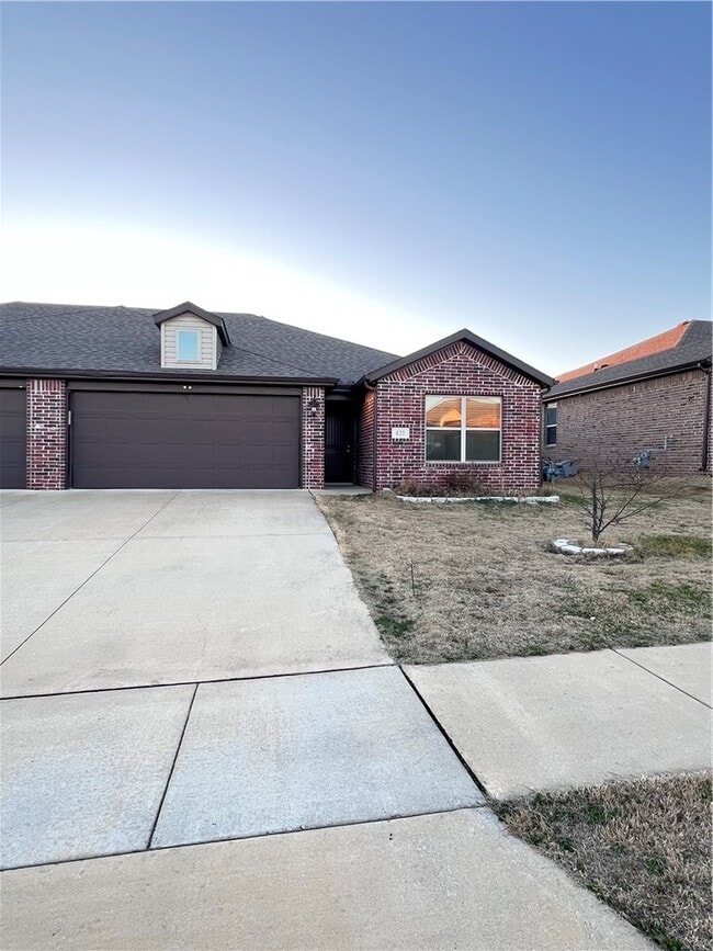 431 Red Robin St in Centerton, AR - Building Photo - Building Photo