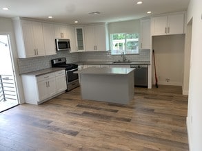 11315 Delano St in Los Angeles, CA - Building Photo - Building Photo