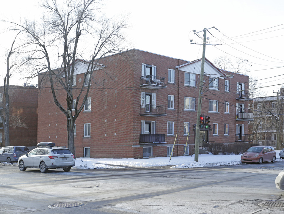 6010 Decelles in Montréal, QC - Building Photo