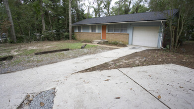 2209 Berkshire Dr in Tallahassee, FL - Building Photo - Building Photo