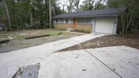 2209 Berkshire Dr in Tallahassee, FL - Foto de edificio - Building Photo