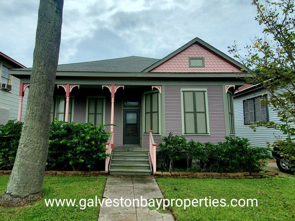 3117 Avenue Q in Galveston, TX - Building Photo
