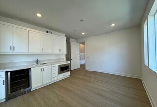 114 Seep in Irvine, CA - Building Photo - Building Photo