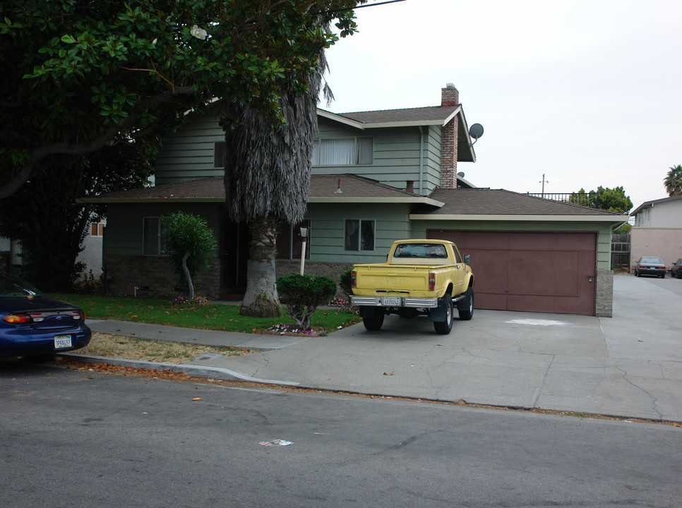 530 Columbia Ave in Sunnyvale, CA - Building Photo