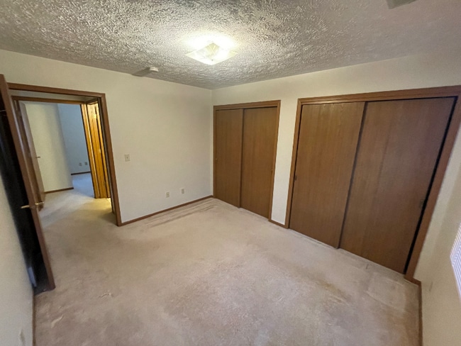 909 Indian St in Saint Paul, NE - Foto de edificio - Building Photo