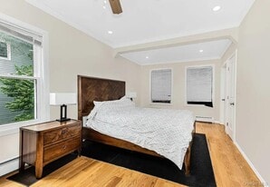 5631 Post Rd in Bronx, NY - Building Photo