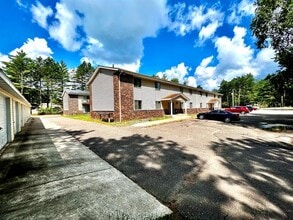 9425 Co Hwy J in Minocqua, WI - Foto de edificio - Building Photo