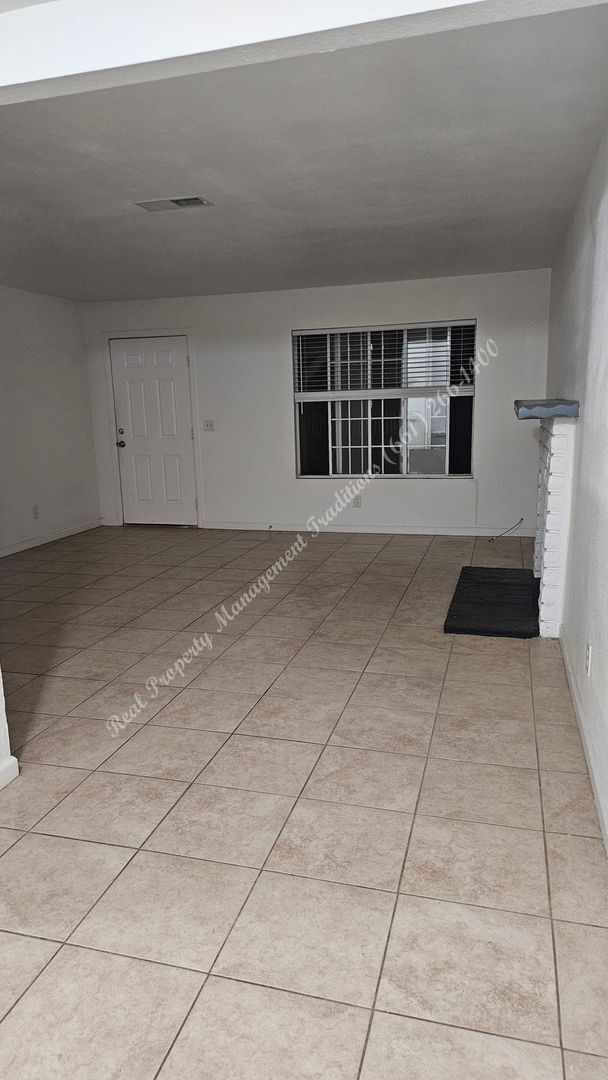 40712 179th St E in Lancaster, CA - Building Photo - Building Photo