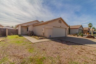 3233 W Abraham Ln in Phoenix, AZ - Building Photo
