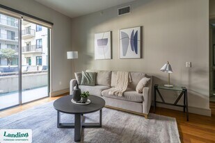 1414 Wood Hollow Dr in Houston, TX - Building Photo