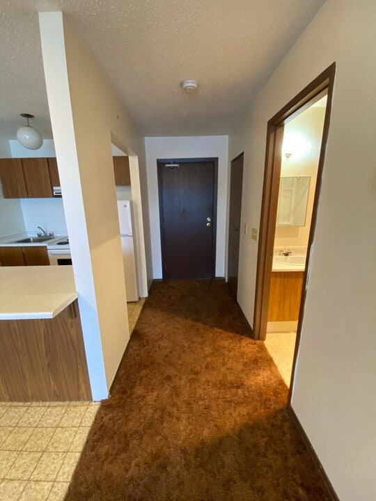 9527-998A 98a Ave in Fort St John, BC - Building Photo