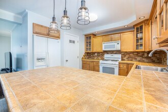 15 Lake Dr in Berlin, CT - Building Photo - Building Photo