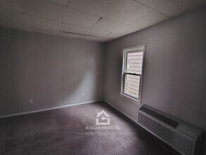 222 E Monroe St, Unit 1 in Alexandria, IN - Building Photo - Building Photo