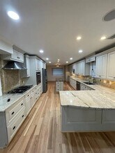 9415 Endicott Ln in Houston, TX - Foto de edificio - Building Photo