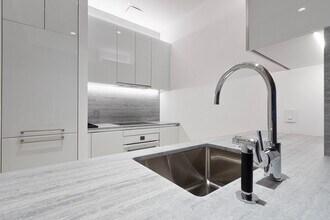 1 Wall St in New York, NY - Building Photo - Building Photo