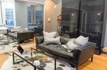 335 Beacon St, Unit 3 in Boston, MA - Building Photo - Building Photo