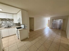 702 Gardens Dr in Pompano Beach, FL - Building Photo - Building Photo