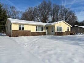 12845 Renwood Dr in Holland, MI - Building Photo