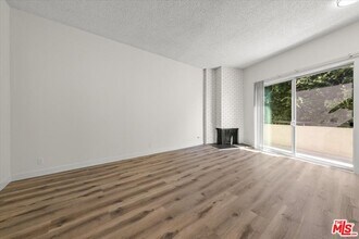 10657 Holman Ave in Los Angeles, CA - Building Photo - Building Photo