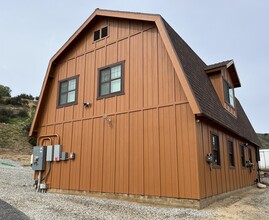 30322 Live Oak Canyon Rd, Unit 1-Bedroom and Home Office in Redlands, CA - Foto de edificio - Building Photo