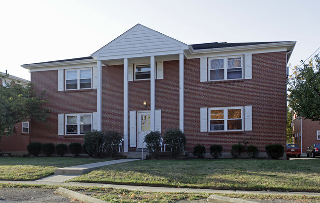 Deer Park Apartments in Cincinnati, OH - Building Photo - Building Photo