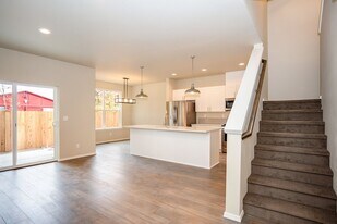 2364 NE 6th St in Bend, OR - Building Photo