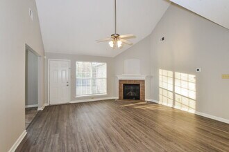 1401 Carlton Ridge Dr in Cordova, TN - Building Photo - Building Photo