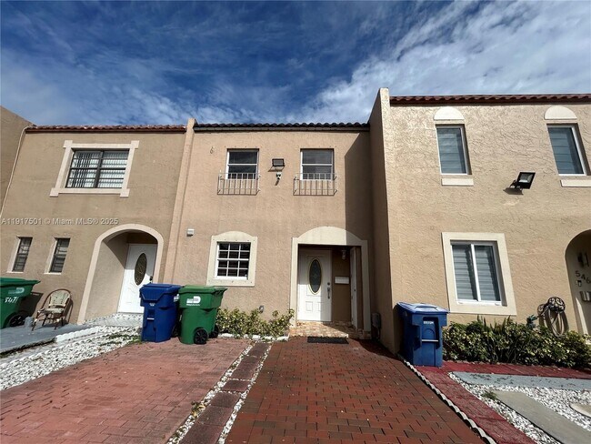 5469 NW 170th Terrace in Miami Gardens, FL - Building Photo - Building Photo