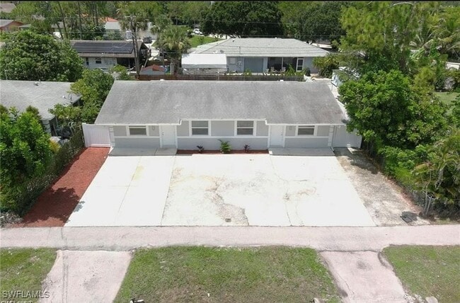 property at 4415 Thomasson Ln