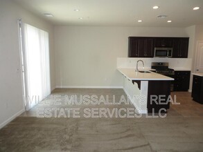 2413 Chandon Cir in Modesto, CA - Building Photo - Building Photo