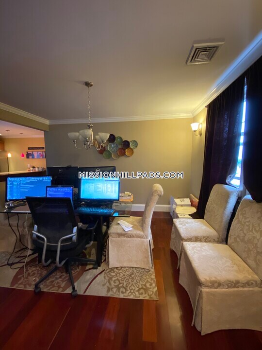 55 Crawford St-Unit -3 in Boston, MA - Building Photo