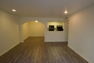 11035 Otsego St in Los Angeles, CA - Building Photo - Building Photo
