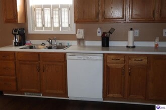 101 Joy Ct in Radcliff, KY - Building Photo - Building Photo