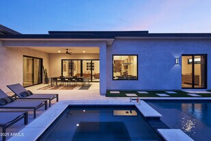 13697 N 88th Pl in Scottsdale, AZ - Building Photo